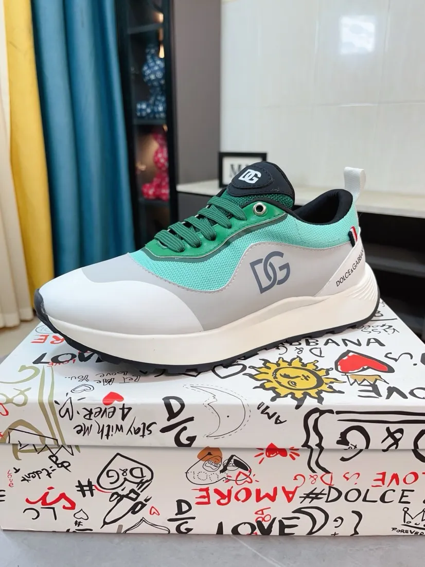 Men's shoes 💰480🌹🌹"Dolce & Gabbana DG" original imported first-layer cowhide ➕ sheepskin lining, light on the foot, comfortable, versatile, original special outsole 🔥favored by trendy men, welcome to compare quality 🔥exquisite luxury, super A level! Compared with the genuine product at the counter, the version is no worse at all! Code number 38-46